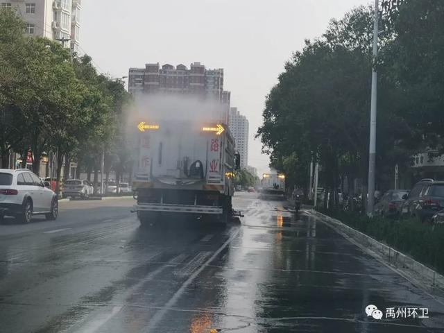 禹州环卫缤纷夏日艳阳照 城市清洁精细画 禹州环卫缤纷夏日艳阳照 城市清洁精细画