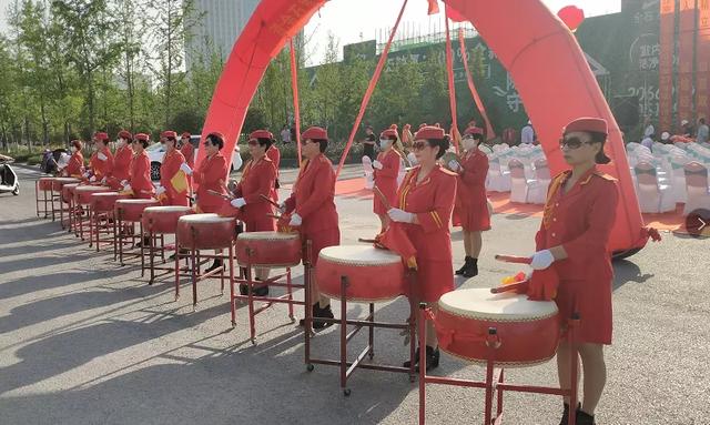 热烈庆祝禹州金石星河湾27#楼喜封金顶! 热烈庆祝禹州金石星河湾27#楼喜封金顶!