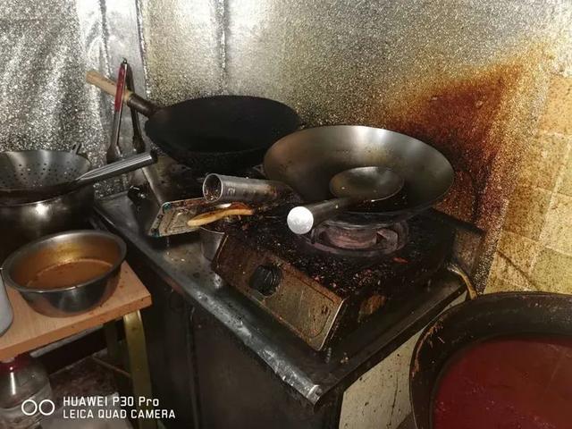 禹州又有2家餐饮店被曝光!你还吃得下去吗? 禹州又有2家餐饮店被曝光!你还吃得下去吗?