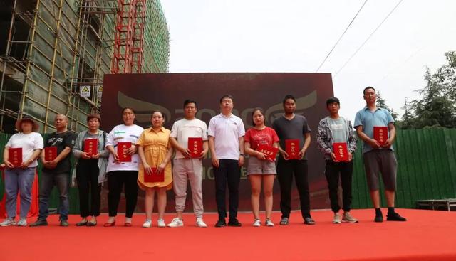 禹州农产品批发大市场这10名商户荣获5万元奖金!还有这40人..... 禹州农产品批发大市场这10名商户荣获5万元奖金!还有这40人.....