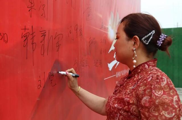 禹州农产品批发大市场这10名商户荣获5万元奖金!还有这40人..... 禹州农产品批发大市场这10名商户荣获5万元奖金!还有这40人.....