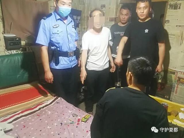 禹州方岗派出所长与村民闲聊中“钓”出一毒贩 禹州方岗派出所长与村民闲聊中“钓”出一毒贩