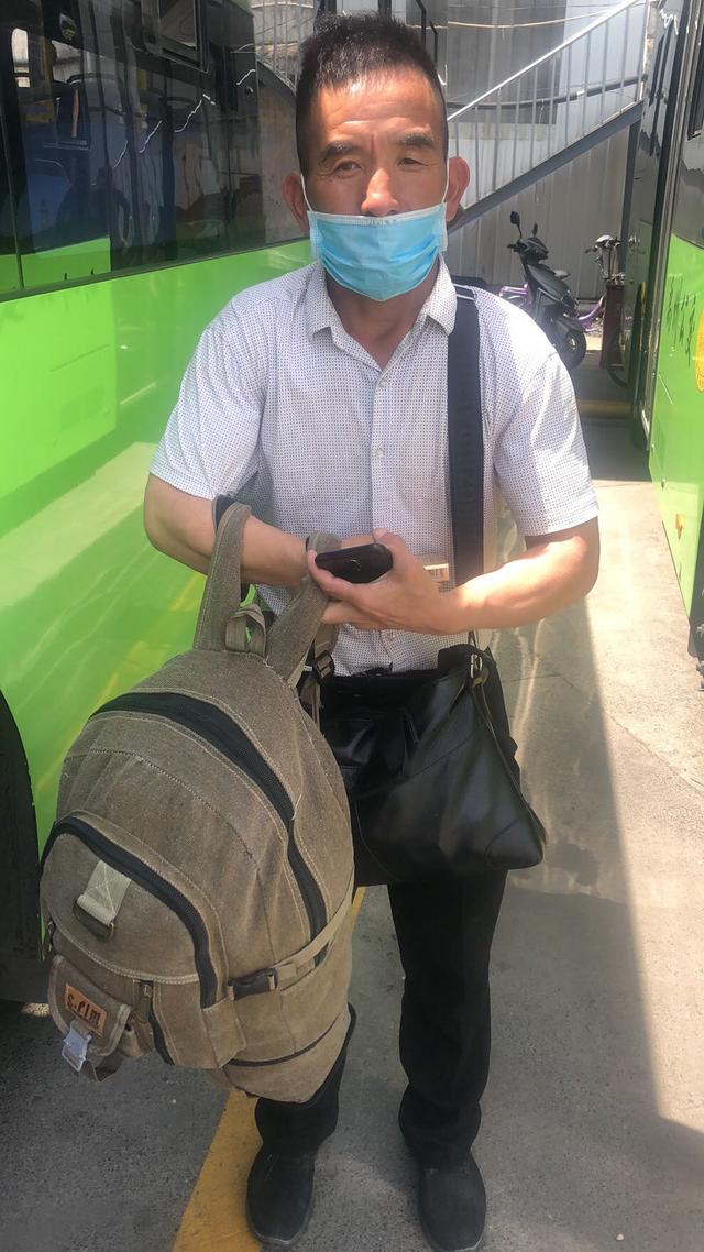 禹州公交司机拾金不昧品德高尚,唱响文明新风尚 禹州公交司机拾金不昧品德高尚,唱响文明新风尚