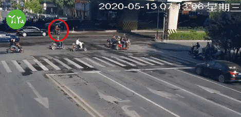 不带头盔的后果!事发禹州之东 一人当场死亡 不带头盔的后果!事发禹州之东 一人当场死亡