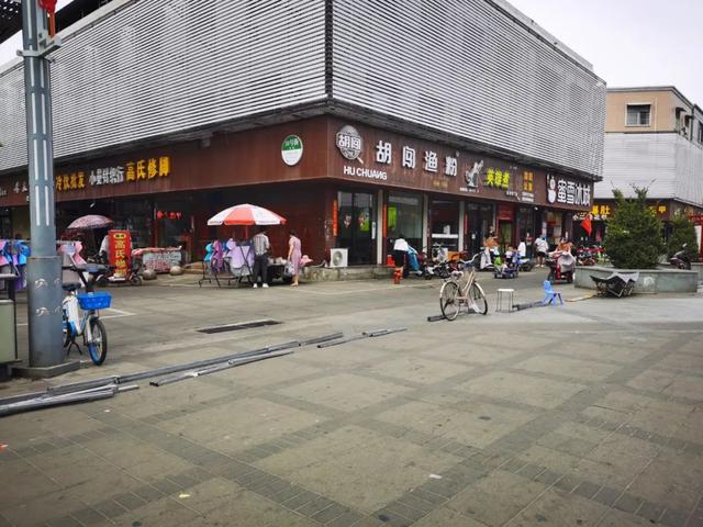 “地摊经济”被炒热后,禹州商贸步行街兴起一场占位“热潮”! “地摊经济”被炒热后,禹州商贸步行街兴起一场占位“热潮”!