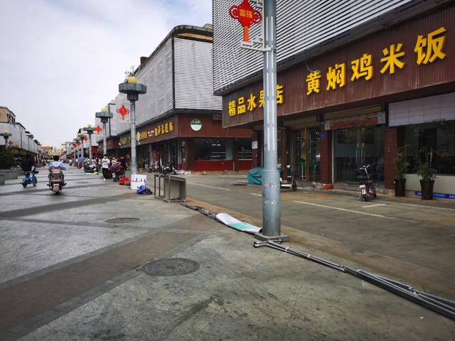 “地摊经济”被炒热后,禹州商贸步行街兴起一场占位“热潮”! “地摊经济”被炒热后,禹州商贸步行街兴起一场占位“热潮”!