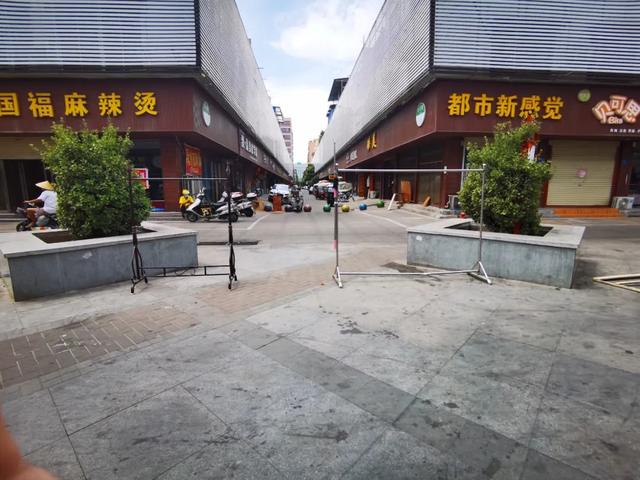 “地摊经济”被炒热后,禹州商贸步行街兴起一场占位“热潮”! “地摊经济”被炒热后,禹州商贸步行街兴起一场占位“热潮”!
