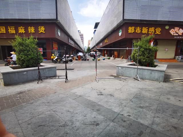 现场实拍!禹州东商贸步行街摆地摊的火了! 现场实拍!禹州东商贸步行街摆地摊的火了!
