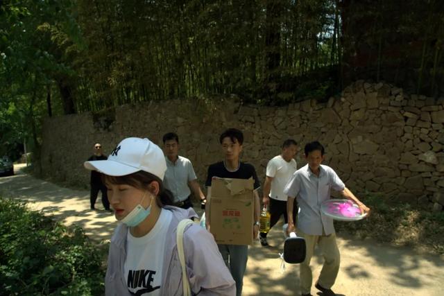 禹州这个村庄来了几个陌生人!接下来的一幕… 禹州这个村庄来了几个陌生人!接下来的一幕…