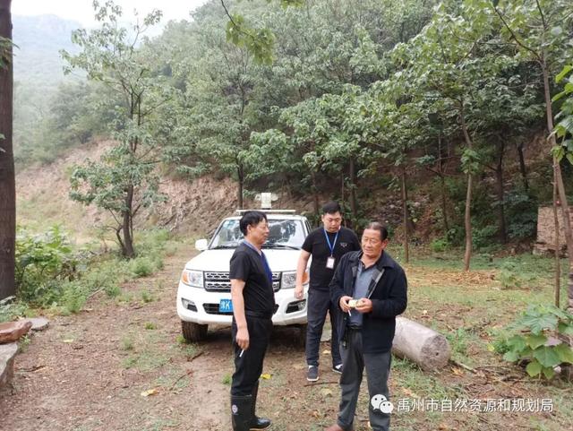 禹州市自然资源和规划局冒雨巡查地灾隐患保安全 禹州市自然资源和规划局冒雨巡查地灾隐患保安全