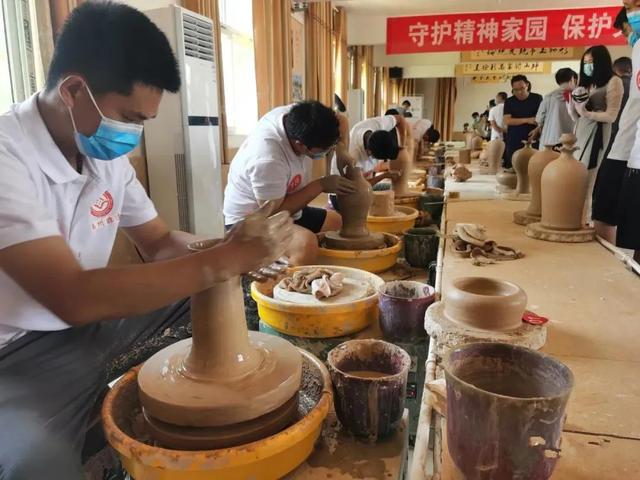 许昌第六届钧瓷烧制技艺项目传承人授徒技艺大赛在禹州完美收官! 许昌第六届钧瓷烧制技艺项目传承人授徒技艺大赛在禹州完美收官!