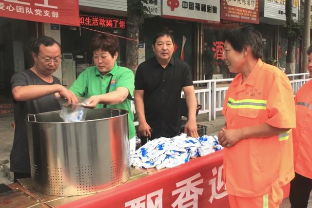 早上7点!发生禹州在颍河大街暖心的一幕! 早上7点!发生禹州在颍河大街暖心的一幕!