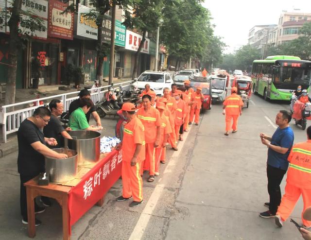 早上7点!发生禹州在颍河大街暖心的一幕! 早上7点!发生禹州在颍河大街暖心的一幕!