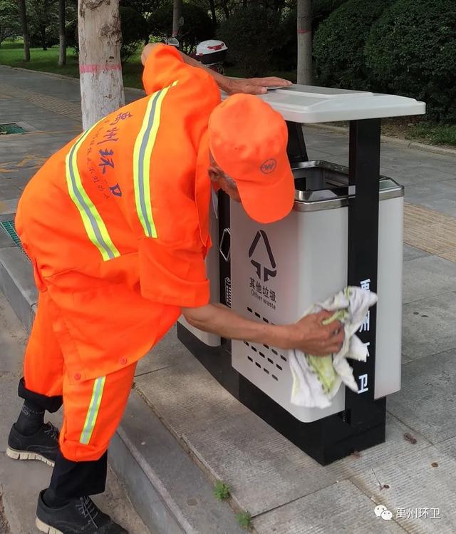 禹州环卫:端午佳节默默坚守 清洁城市粽情奉献 禹州环卫:端午佳节默默坚守 清洁城市粽情奉献