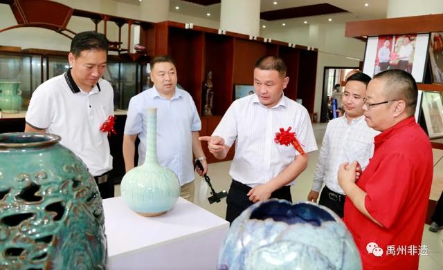 禹州举办晋佩章钧瓷艺术馆建馆十周年暨禹州钧瓷非遗成果影像展活动 禹州举办晋佩章钧瓷艺术馆建馆十周年暨禹州钧瓷非遗成果影像展活动