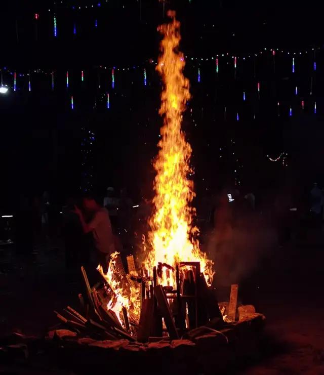 26日禹州首届牛头山帐篷节开幕了! 26日禹州首届牛头山帐篷节开幕了!