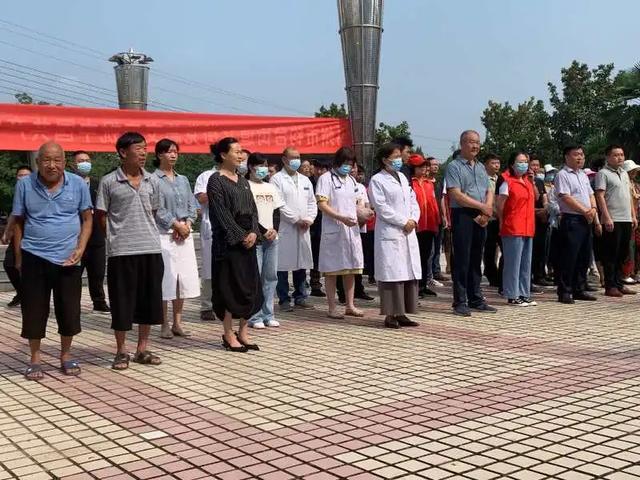 禹州市新华书店精品图书展走进北街社区 禹州市新华书店精品图书展走进北街社区