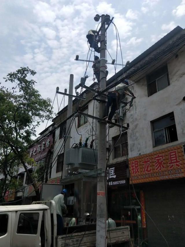 禹州居民一声肯定,两面锦旗,十分感谢! 禹州居民一声肯定,两面锦旗,十分感谢!