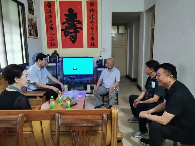 禹州市中心医院开展迎“七一”向建党99周年献礼系列活动 禹州市中心医院开展迎“七一”向建党99周年献礼系列活动