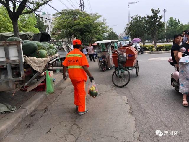 禹州环卫:情系瓜农暖心服务 齐抓共管致力清洁 禹州环卫:情系瓜农暖心服务 齐抓共管致力清洁