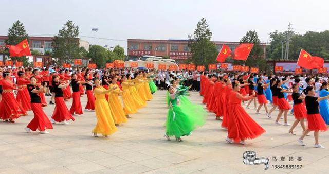 禹州市朱阁镇第三届群众文化艺术节现场激情燃爆夏日! 禹州市朱阁镇第三届群众文化艺术节现场激情燃爆夏日!