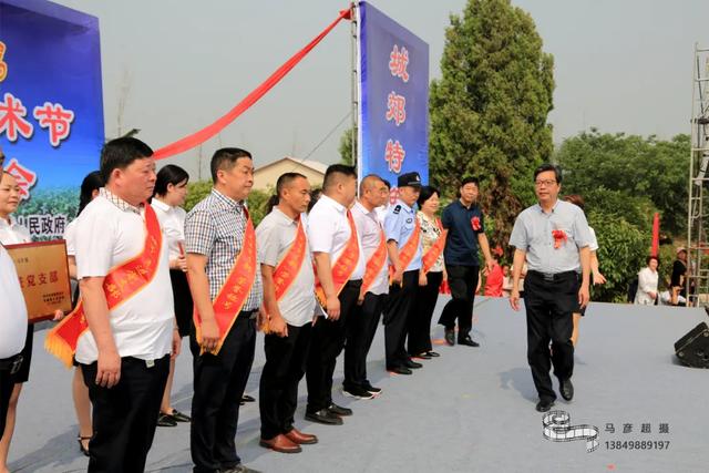 禹州市朱阁镇第三届群众文化艺术节现场激情燃爆夏日! 禹州市朱阁镇第三届群众文化艺术节现场激情燃爆夏日!