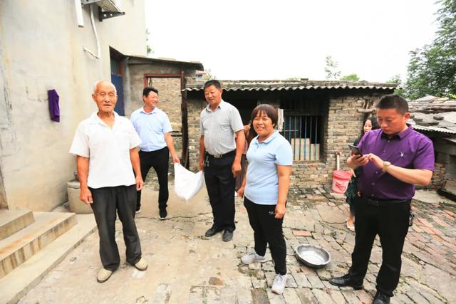 禹州磨街陈庄村党员:缅怀先烈秉初心,重温誓词话使命 禹州磨街陈庄村党员:缅怀先烈秉初心,重温誓词话使命