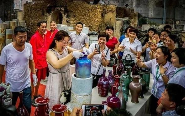 禹州神垕古镇直播间全程直播锦丰源柴烧钧窑开窑仪式！