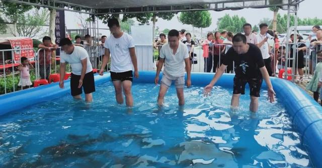 禹州海盛湖滨豪庭真人版捕鱼达人活动圆满成功! 禹州海盛湖滨豪庭真人版捕鱼达人活动圆满成功!