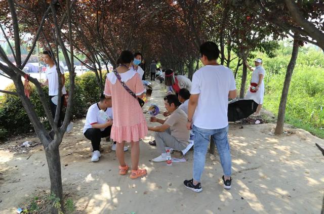 直击禹州高考现场,我们拍下了这感人的一幕 直击禹州高考现场,我们拍下了这感人的一幕