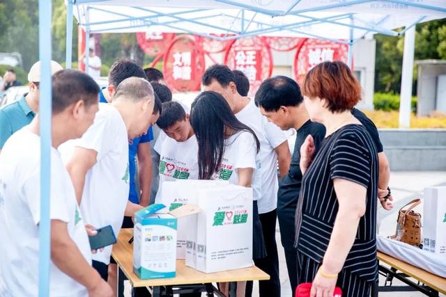 禹州海盛湖滨豪庭爱心助考圆满成功 下一站“益”起见 禹州海盛湖滨豪庭爱心助考圆满成功 下一站“益”起见