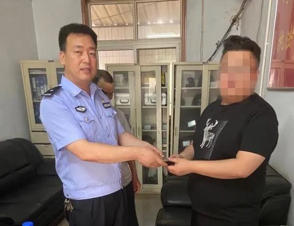 禹州三峰中心派出所帮企业职工找回手持机 禹州三峰中心派出所帮企业职工找回手持机