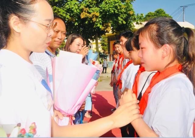禹州新天地学校毕业季“青春拂晓,未来可期” 禹州新天地学校毕业季“青春拂晓,未来可期”