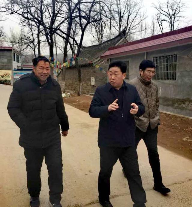 禹州:“俺村能够不返贫,多亏驻村工作队!” 禹州:“俺村能够不返贫,多亏驻村工作队!”
