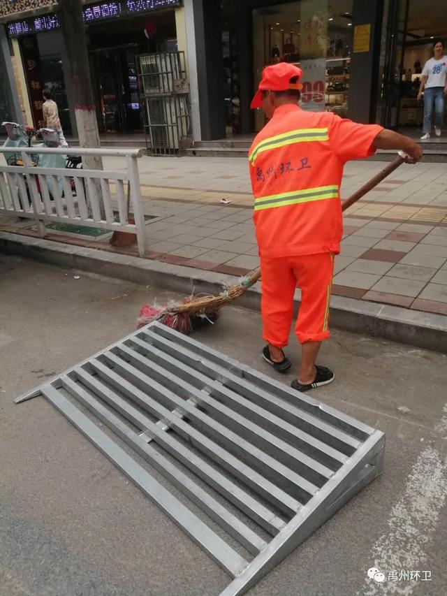禹州环卫:加大环境整治力度 服务文明城市创建 禹州环卫:加大环境整治力度 服务文明城市创建