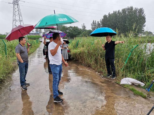 禹州古城镇:心系贫困户,走访查汛情 禹州古城镇:心系贫困户,走访查汛情