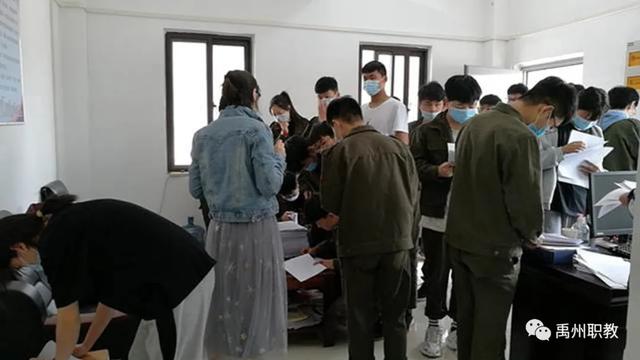 禹州中专持续开展“珍爱生命,预防溺水”安全教育专项活动 禹州中专持续开展“珍爱生命,预防溺水”安全教育专项活动