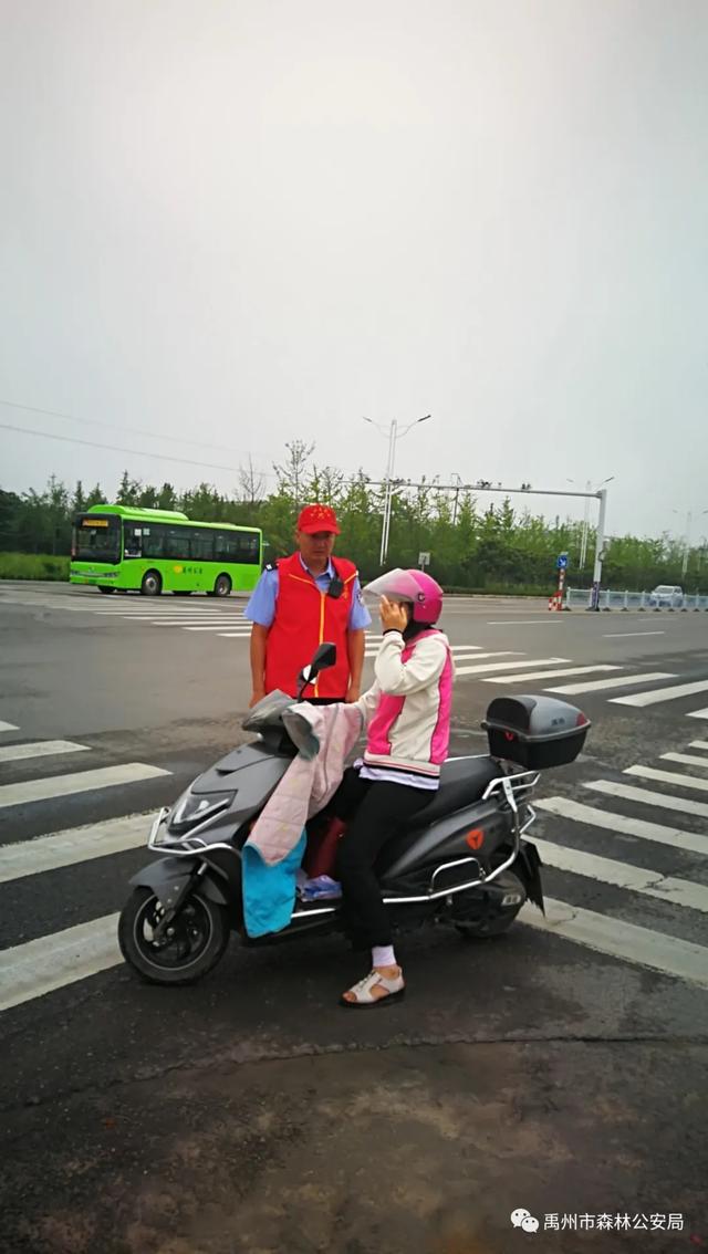 禹州市森林公安局创新措施开展“文明天使”志愿服务活动 禹州市森林公安局创新措施开展“文明天使”志愿服务活动