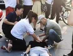 禹州街头，现场视频记录下这感人的一幕！