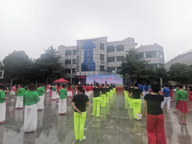 全省第四届广场舞展演片区指导走进禹州梁北镇梁北村 全省第四届广场舞展演片区指导走进禹州梁北镇梁北村