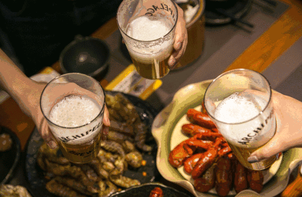 禹州夏都美食街啤酒大赛来啦!免费喝!更有超级大奖等您来! 禹州夏都美食街啤酒大赛来啦!免费喝!更有超级大奖等您来!