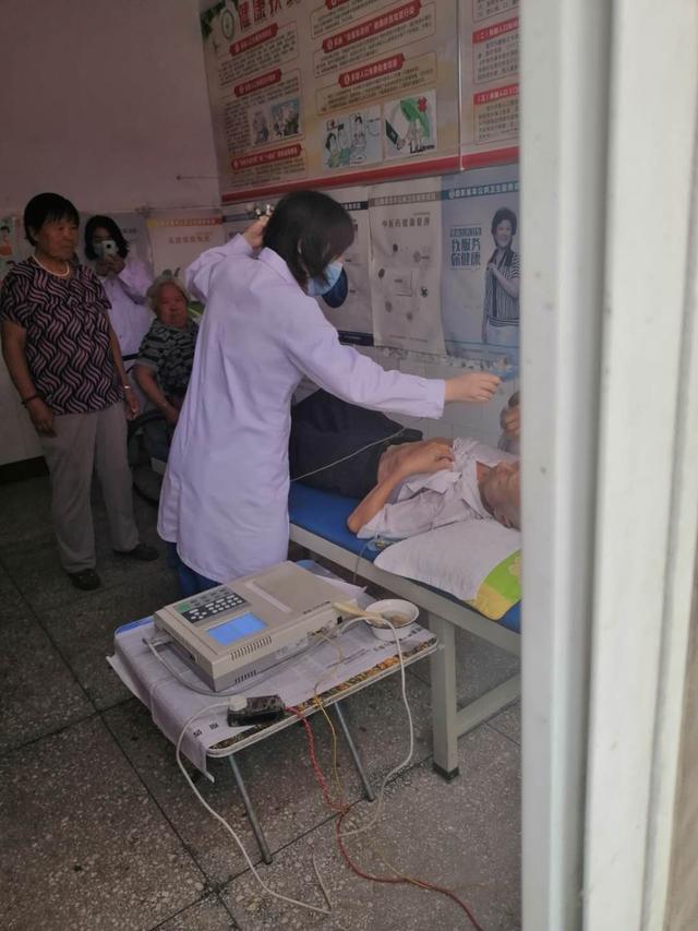 禹州市疾控中心:健康扶贫惠民生 义诊活动暖人心 禹州市疾控中心:健康扶贫惠民生 义诊活动暖人心