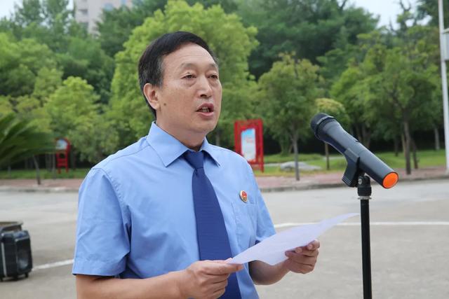 禹州市检察院举行庆“八一”升国旗仪式 禹州市检察院举行庆“八一”升国旗仪式