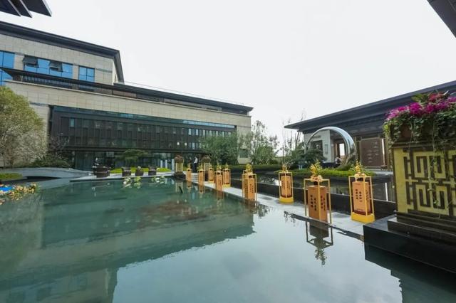 禹州恒达滨河府文化造景国韵叠翠 屋檐下的东方人居美学 禹州恒达滨河府文化造景国韵叠翠 屋檐下的东方人居美学