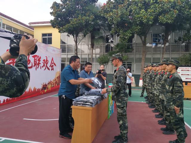任万祥爱心团队看望慰问禹州武警官兵 任万祥爱心团队看望慰问禹州武警官兵
