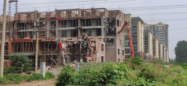 部门联动重拳出击 禹州南关社区一处违法建筑被强制拆除 部门联动重拳出击 禹州南关社区一处违法建筑被强制拆除