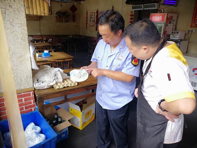 禹州市场监管局持续开展餐饮业一次性集中消毒餐具违规收费专项整治行动 禹州市场监管局持续开展餐饮业一次性集中消毒餐具违规收费专项整治行动