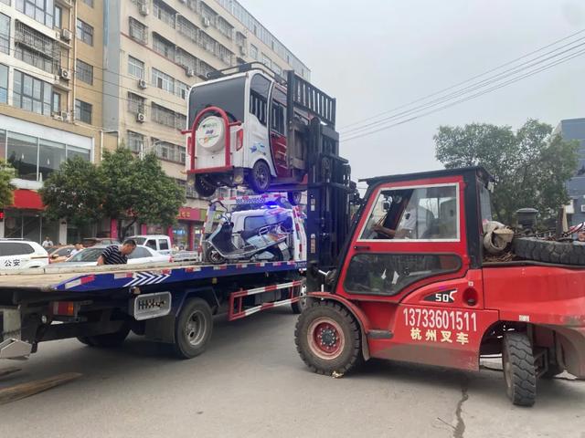 禹州交警、城管重拳出击!非机动车辆违法停车也不行! 禹州交警、城管重拳出击!非机动车辆违法停车也不行!