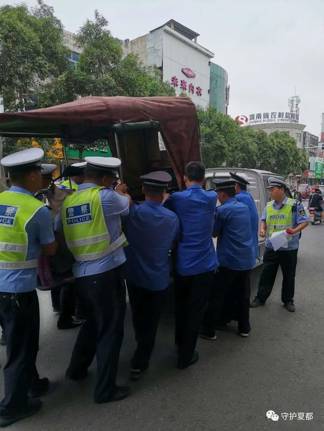 禹州一女子殴打城管执法人员被依法拘留 禹州一女子殴打城管执法人员被依法拘留