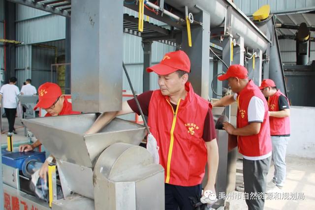 禹州市自然资源和规划局为创建全国文明城市加油助力 禹州市自然资源和规划局为创建全国文明城市加油助力